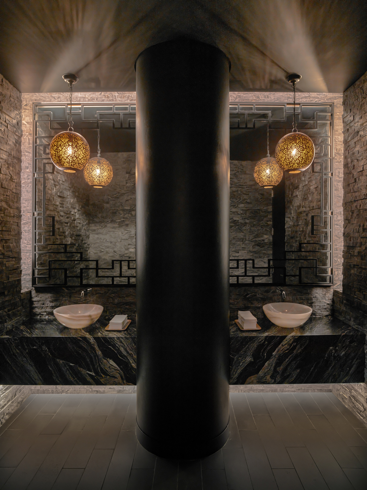 YinjiSpace Nivek Remas x Planta Queen